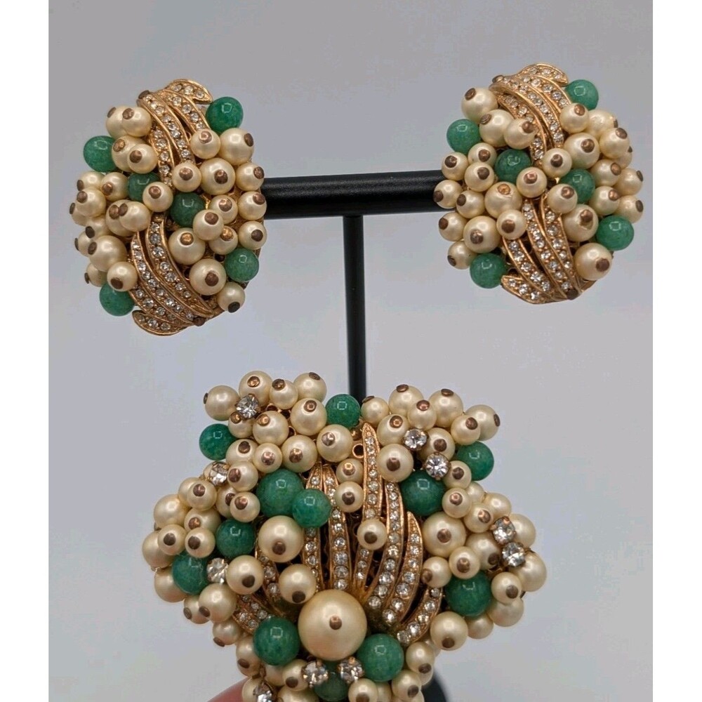 Vtg Peking Jade Gripoix Glass Faux Pearl Rhinestone Clip Earrings Brooch Set